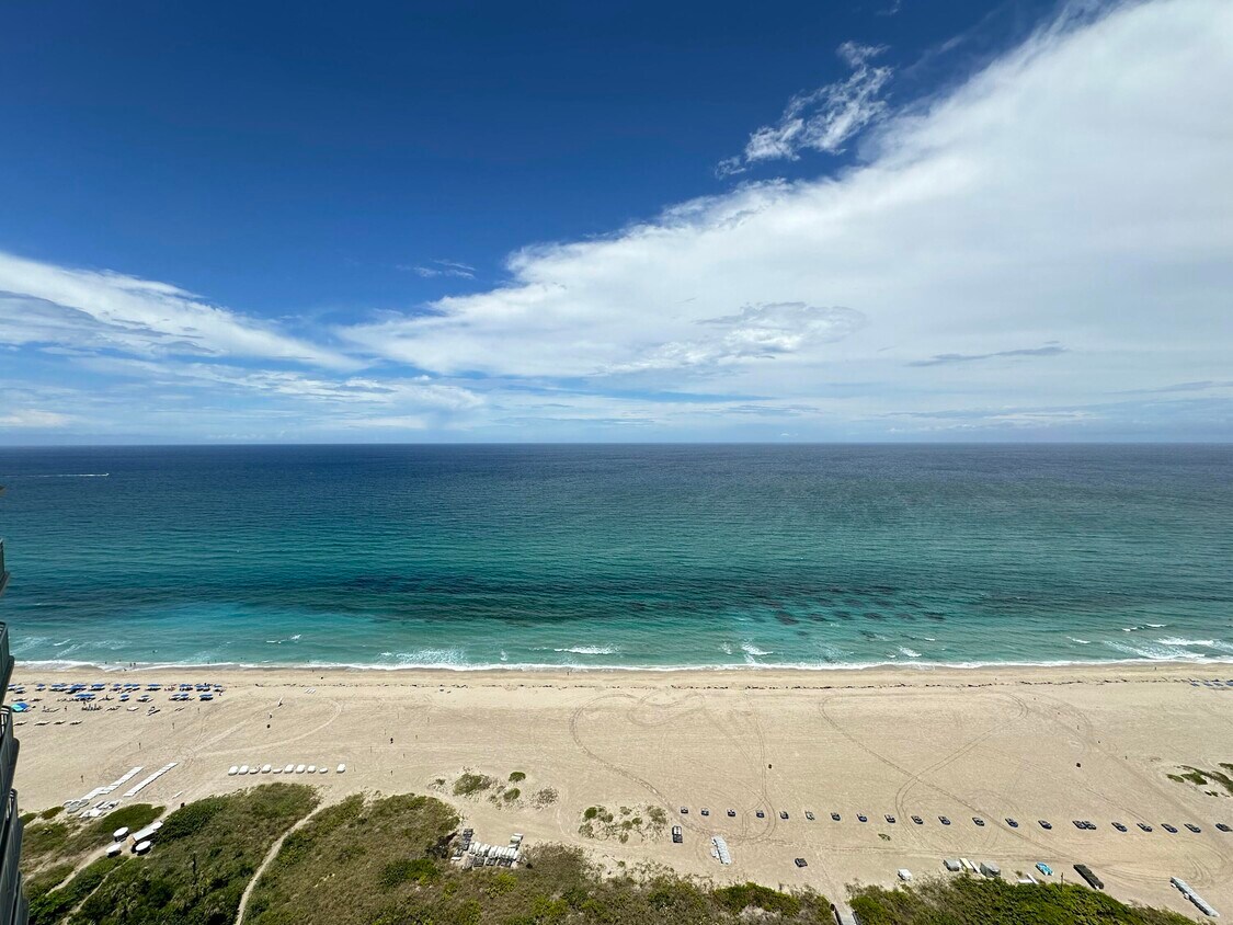 Primary Photo - 3000 N Ocean Dr