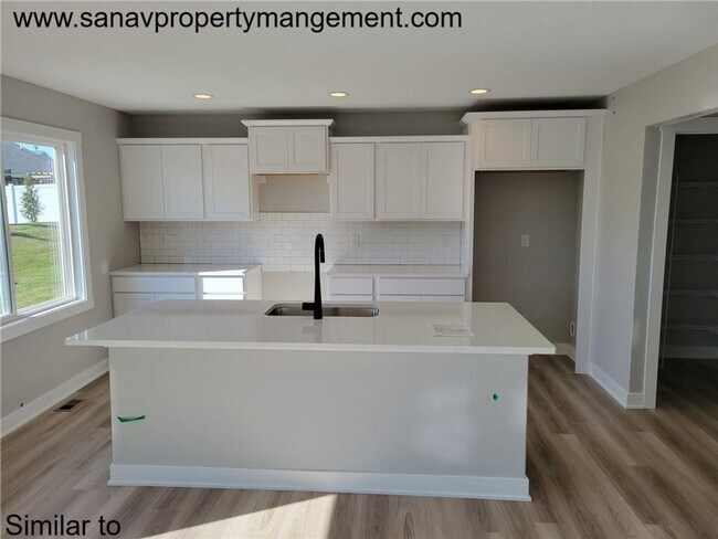 Building Photo - Modern 4-Bed / 3-Bath Family Home – Norwal...