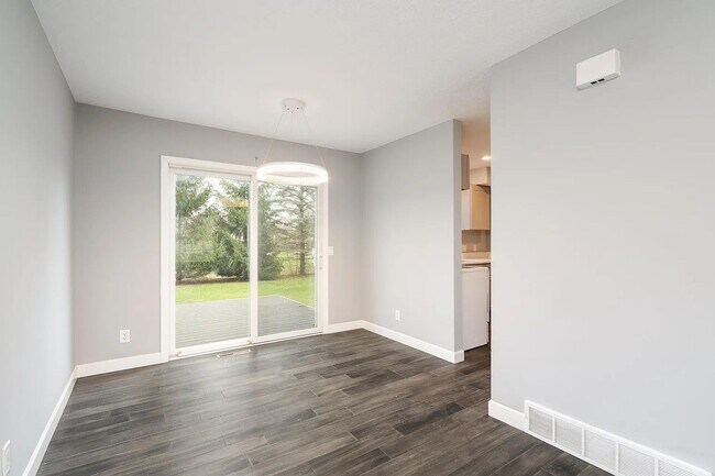 Foto del edificio - 411 Belle Aire Dr