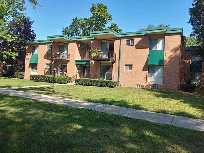 Building Photo - 1830 Axtell Dr
