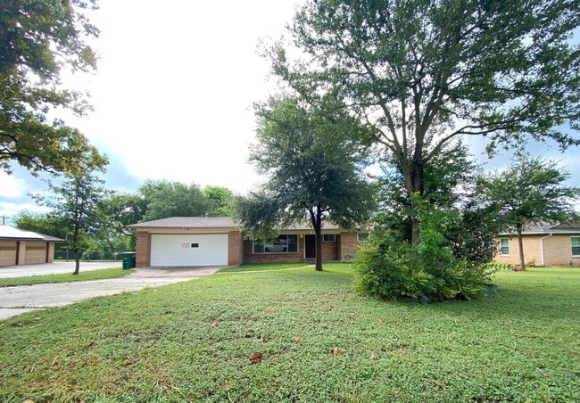 Building Photo - 6710 Moss Oak Dr