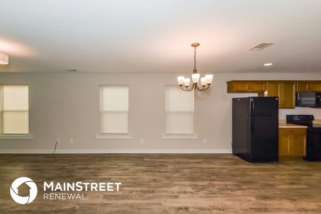 Building Photo - 75 Deer Creek Dr