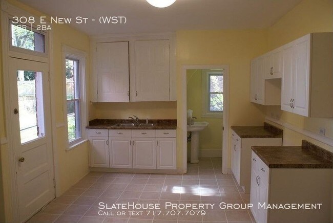 Building Photo - 308 E New St