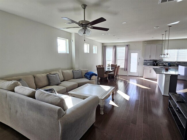 Foto del edificio - 3234 Longleaf Meadows Dr