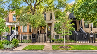 Building Photo - 2833 N Albany Ave