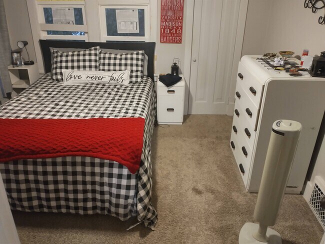 Bedroom - 426 W Chestnut St