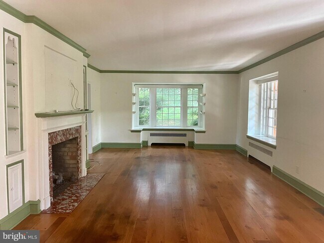 Building Photo - 314 Sterling Rd