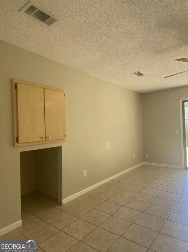 Building Photo - 530 S Orange Edwards Blvd