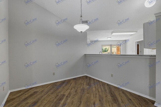 Foto del edificio - 809 Baxter Dr