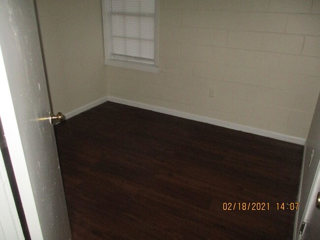 Building Photo - 2310 Beachview Dr