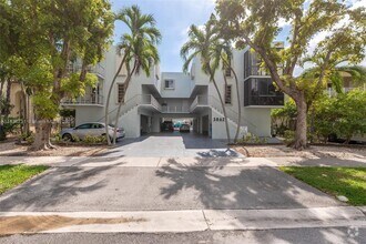 Building Photo - 3862 NE 171 St
