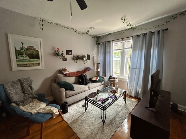 Foto del edificio - 6956 N Ashland Ave
