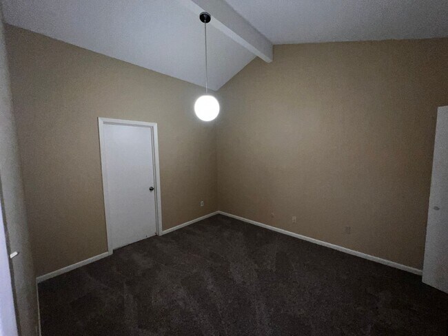 Building Photo - 6543-6543 Long Meadow Dr