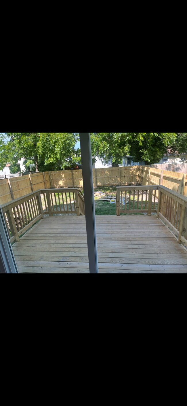 Foto del edificio - 713 Hemlock Ave