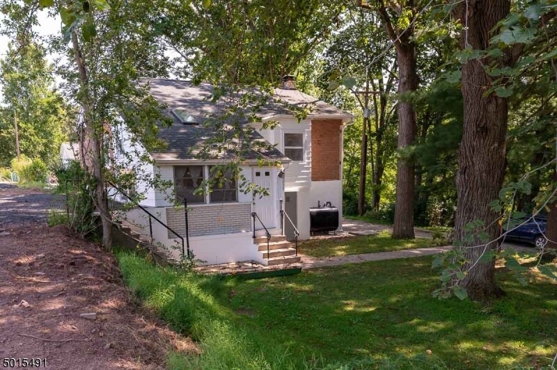 Primary Photo - 288 Creek Rd