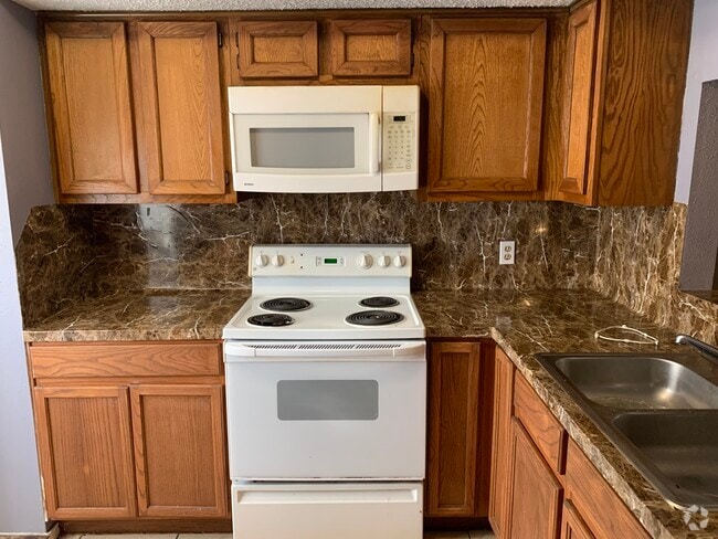 Building Photo - 15610 Weldon Dr