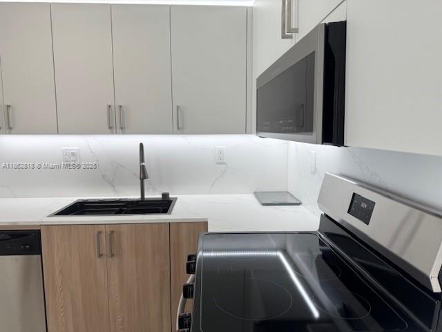 Foto del edificio - 18151 NE 31st Ct