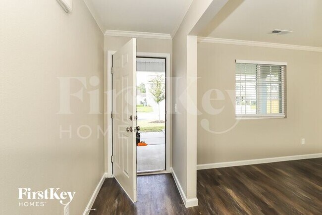 Foto del edificio - 5105 Apsley Dr