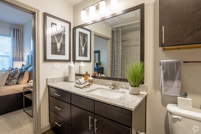 2BR, 2BA - 1022SF - The Grand at Manor Apartments