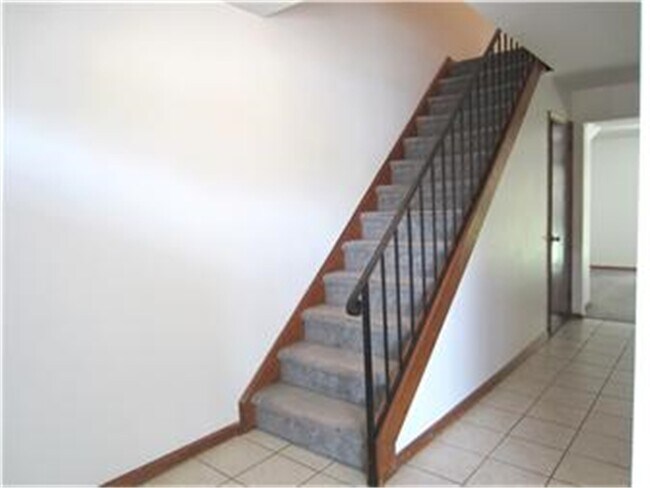 Building Photo - 3211 Crystal Ct