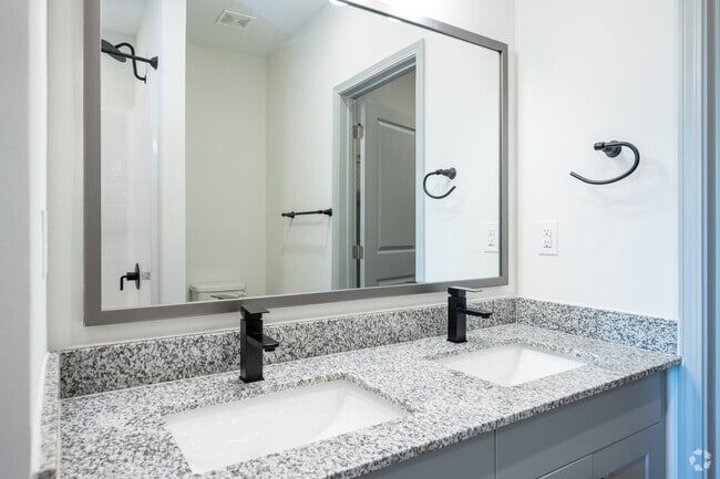 2BR, 2BA - 1201SF - Highline North Apartments