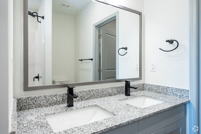 2HAB, 2BA - 1201 ft² - Highline North Apartments
