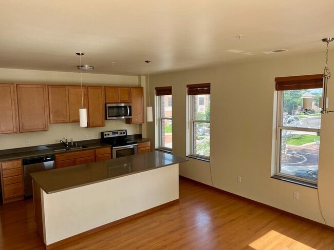 Foto del edificio - 7551 Hubbard Ave