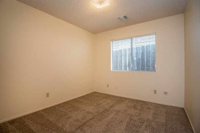 Building Photo - Single level house in North Morro Bay
