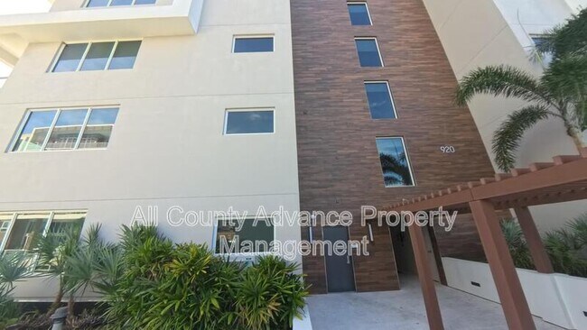 Building Photo - 920 N Osceola Ave