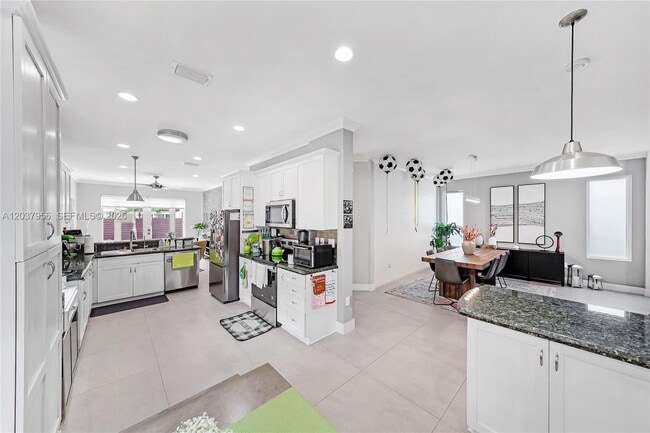 Building Photo - 4152 Sapphire Terrace