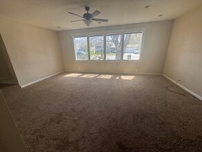 Building Photo - 1073 E 120 S
