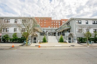 Building Photo - 470 E Broadway