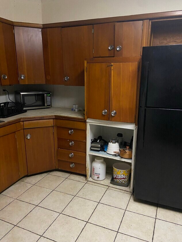 200 W Morrison St Unit Downstairs Room A, Fayette, MO 65248 Room for