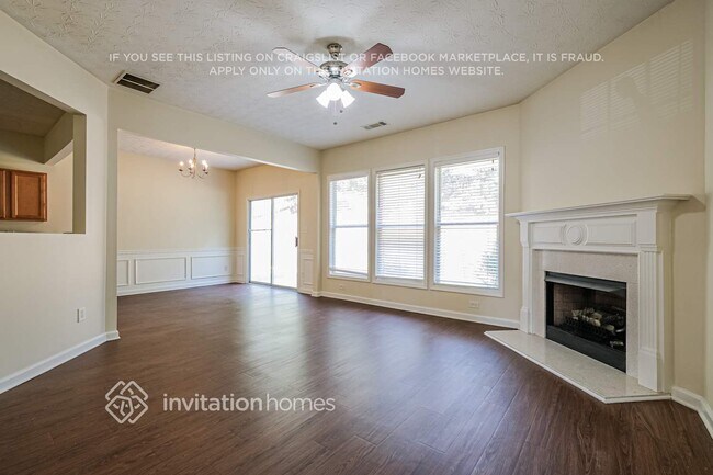 Foto del edificio - 215 Cool Weather Dr