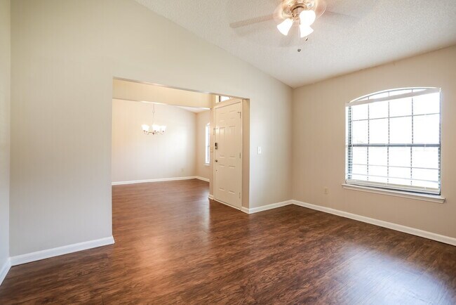 Foto del edificio - 3413 Deerfield Pointe Dr
