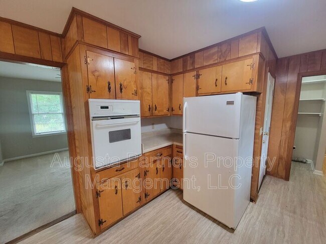 Foto del edificio - 1125 Crestview Dr