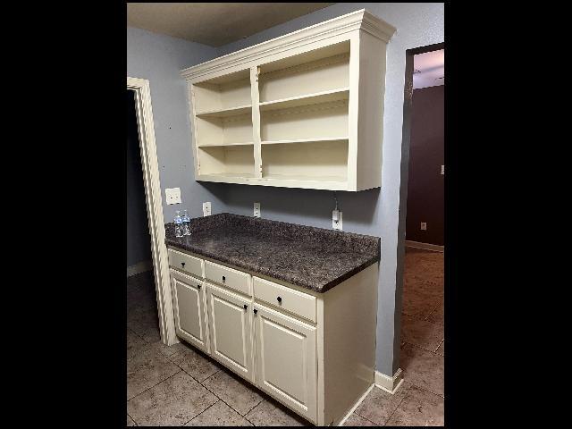 Building Photo - 3012 Miracle Hts Cv