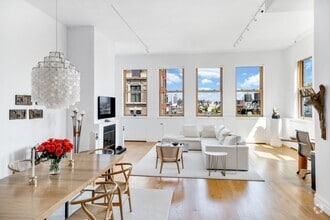 Building Photo - 473 Broadway