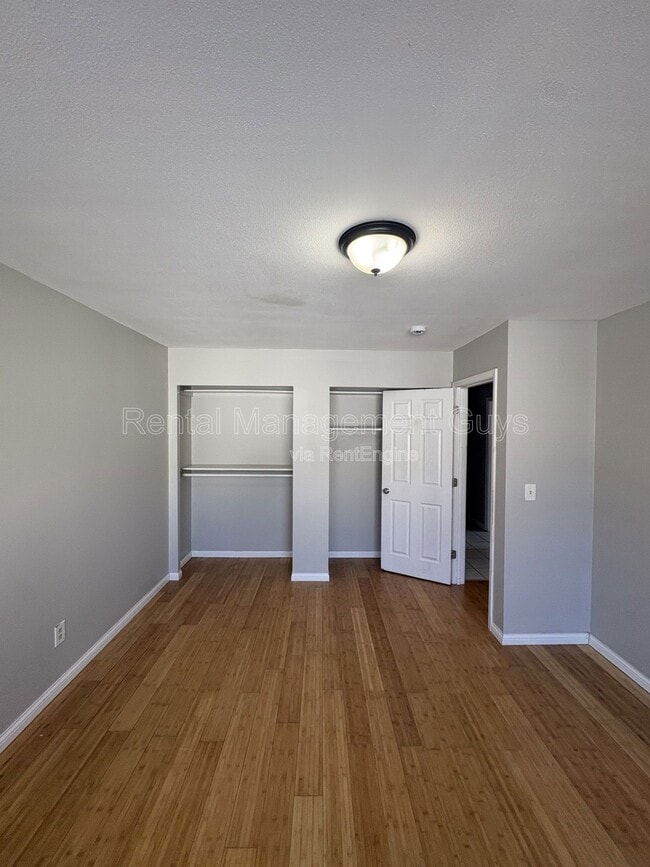 Building Photo - 3521 12th Ave S