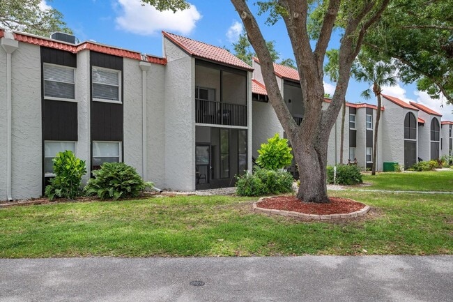 Building Photo - ** THIS UNIT IS AVAILABLE STARTING MAY 1ST 2026!** GORGEOUS 2 BEDROOM, 2BATHROOM, TURNKEY FURNISH...