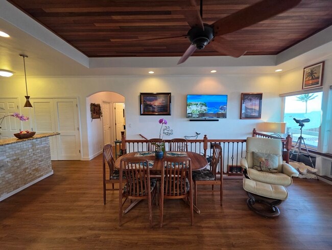 Foto del edificio - 1367 Kakae Pl