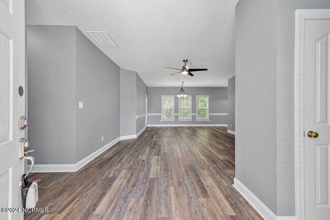 Foto del edificio - 303 Crystal Falls Ct
