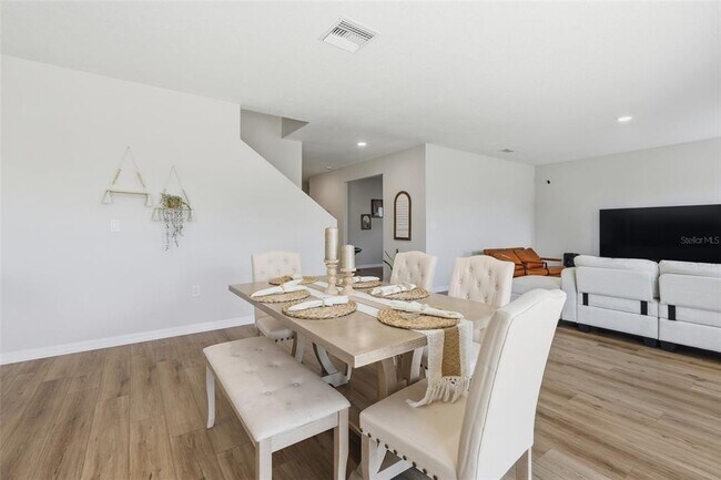 Foto del edificio - 1330 Current Pl