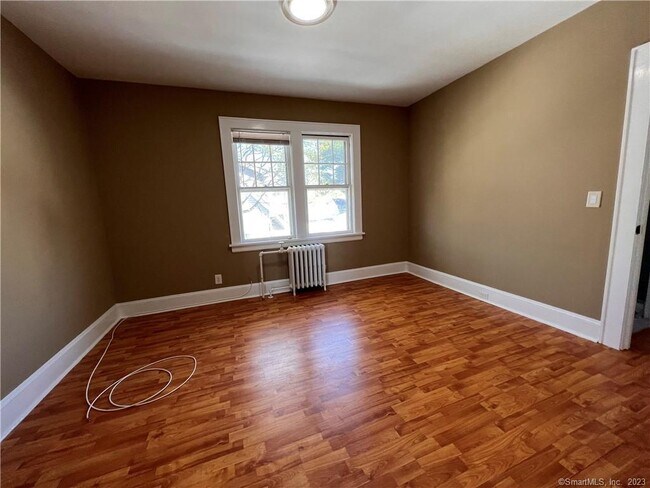 Building Photo - 1442 Wood Ave