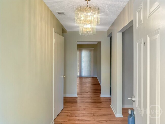 Foto del edificio - 406 Riverview Dr