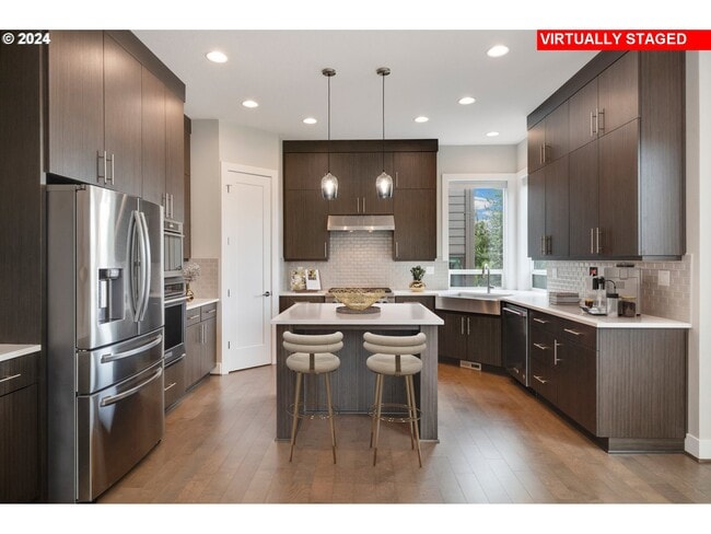 Kitchen Island - 14615 NW Fricke Ln