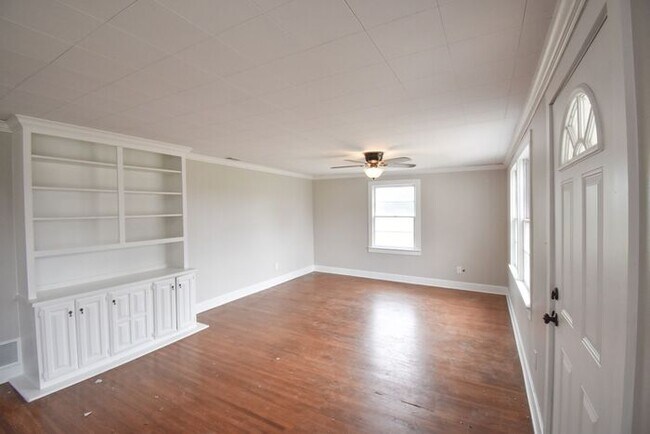Foto del edificio - 2 Bedroom 1 Bath On Acreage in Lindale ISD!