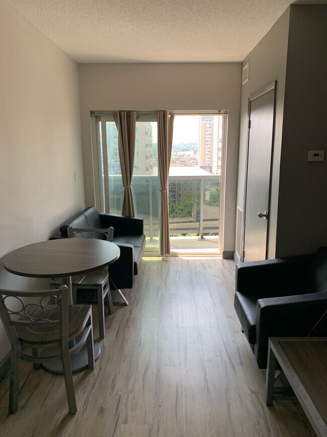 Building Photo - 258A-258A Sunview St