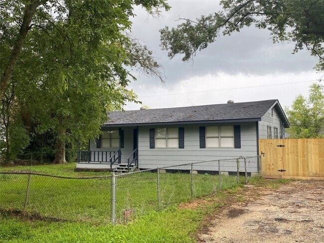 Foto del edificio - 518 Big Deer Dr