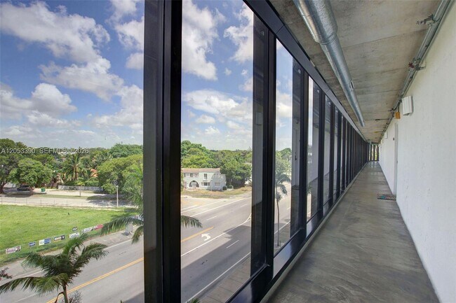 Foto del edificio - 5701 Biscayne Blvd